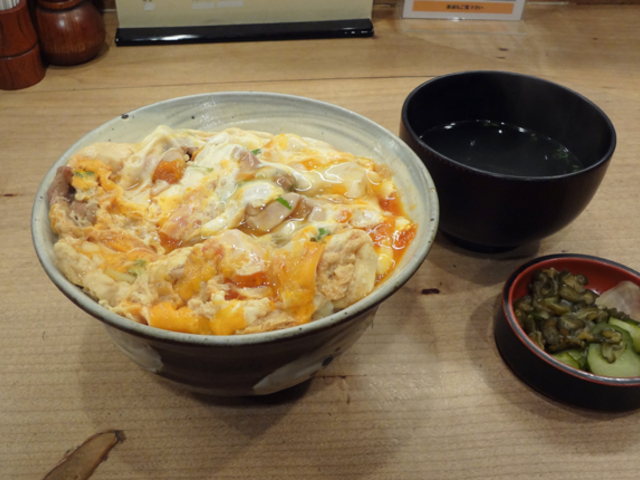 特上親子丼の大盛り_鳥つね自然洞