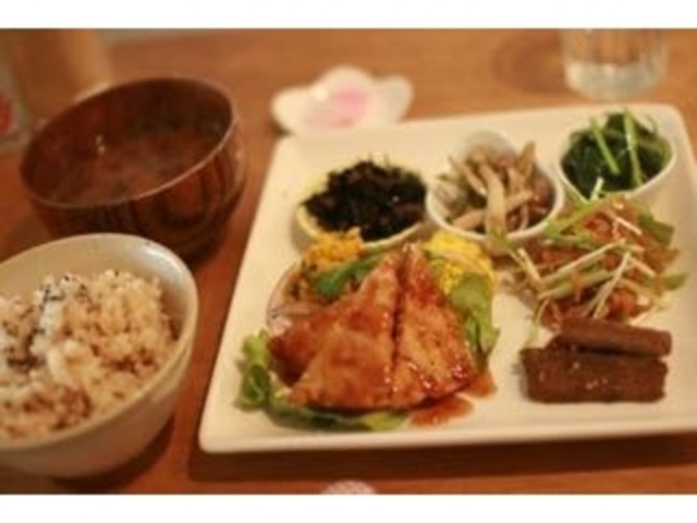 ご飯もふっくら炊けています_Natural Crew