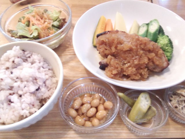 ポークソテー_まんぷく食堂厚木小野店