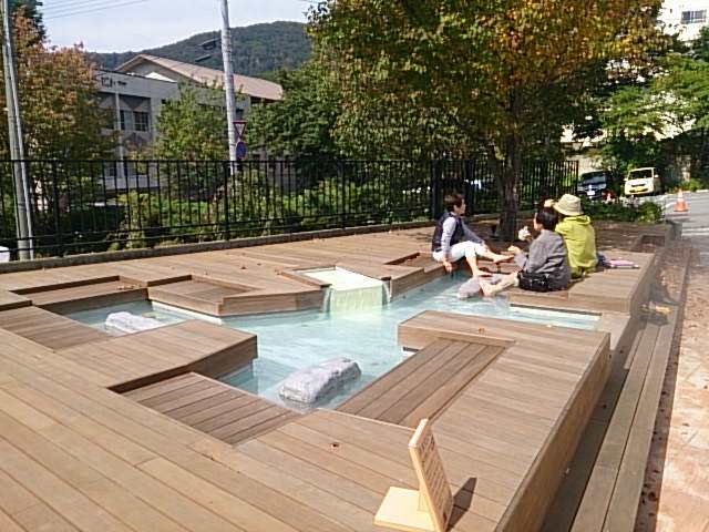 無料足湯_湯の花茶屋 新左衛門の湯