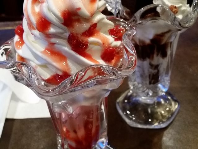 パフェもおいしいです_びっくりドンキー 白石中央店