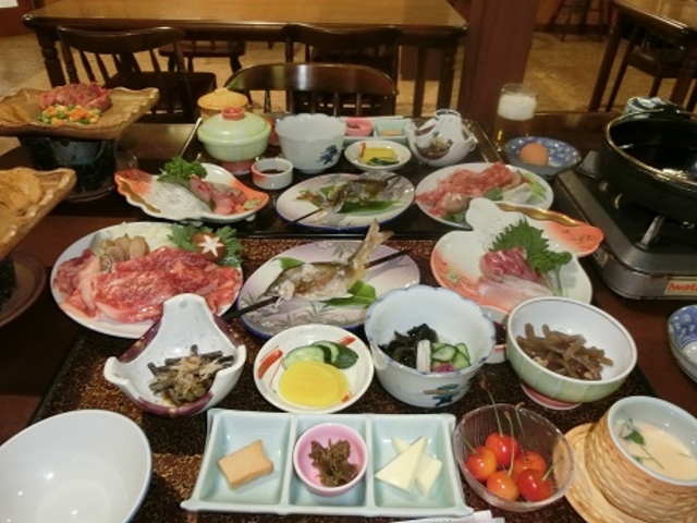 豪華な夕食_五色温泉