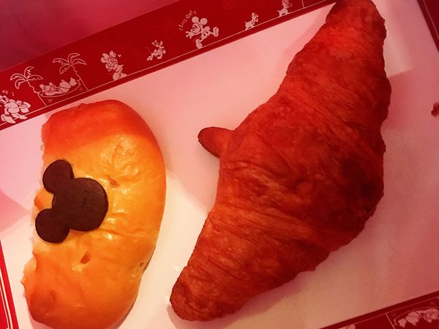 クリームパンちぎった後ですみません_マンマ・ビスコッティーズ・ベーカリー