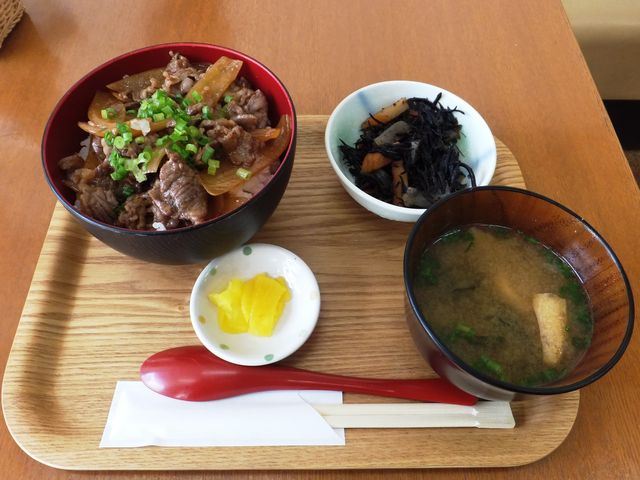 伊賀牛入り焼き肉丼ランチ_花咲かりん本店