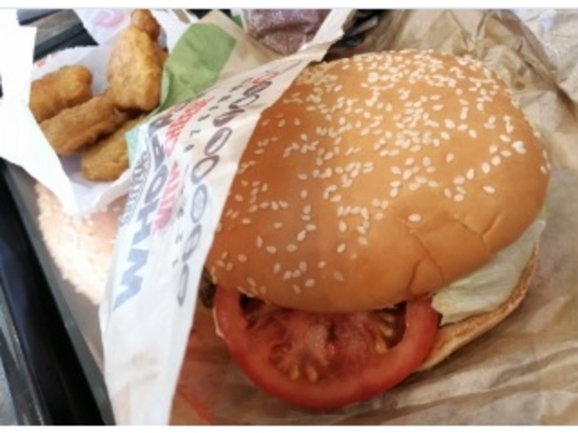 サイズがアメリカっぽい?_バーガーキング イオンタウン千種店