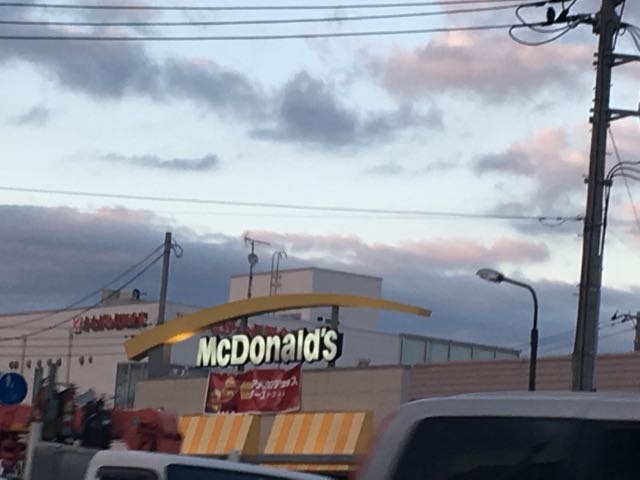 広々したお店です_マクドナルド綾瀬市役所前店