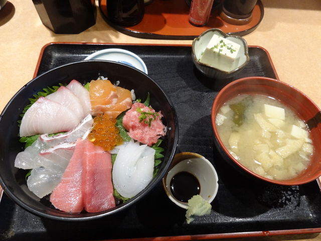 市場食堂 よし