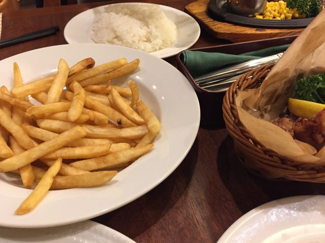 さくさく_ロイヤルホスト森ノ宮店