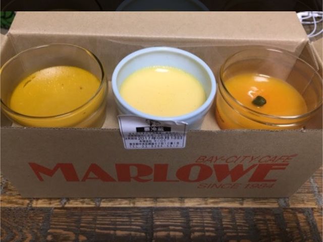 真ん中は、羊のショーンのカップです。_マーロウプリンショップ 横浜そごう店
