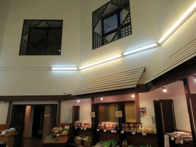店内_標高1100mの小さな店で豆腐づくり体験」