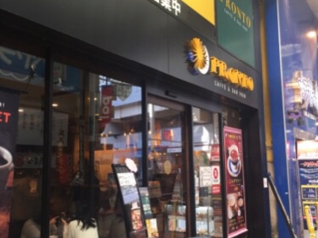 ガラス張りの外観です。_CAFFE & BAR PRONTO 高円寺南口店
