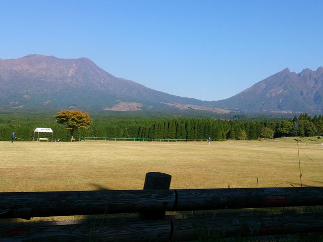 月廻り温泉から見た阿蘇山の景色_月廻り温泉