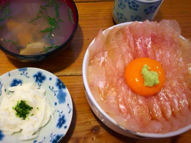 平目のづけ丼 いちご煮 長いもの短冊切り_みなと食堂