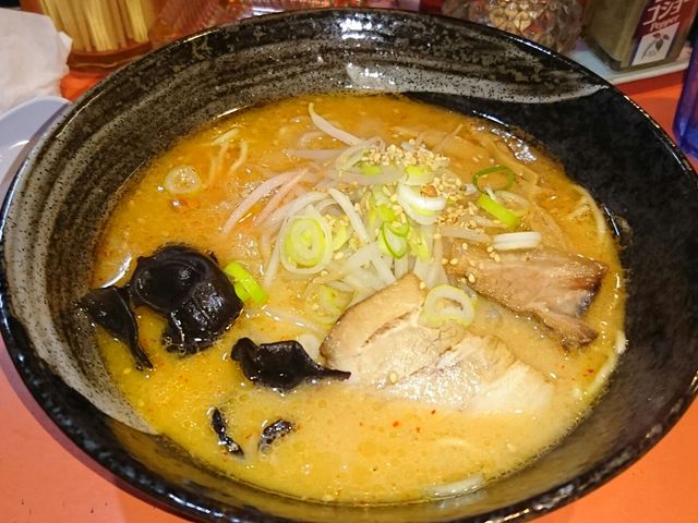 四川味噌ラーメン 辛さ普通_春夏冬本店