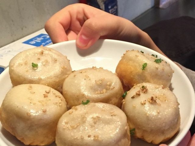 焼き小籠包_弄堂 生煎饅頭