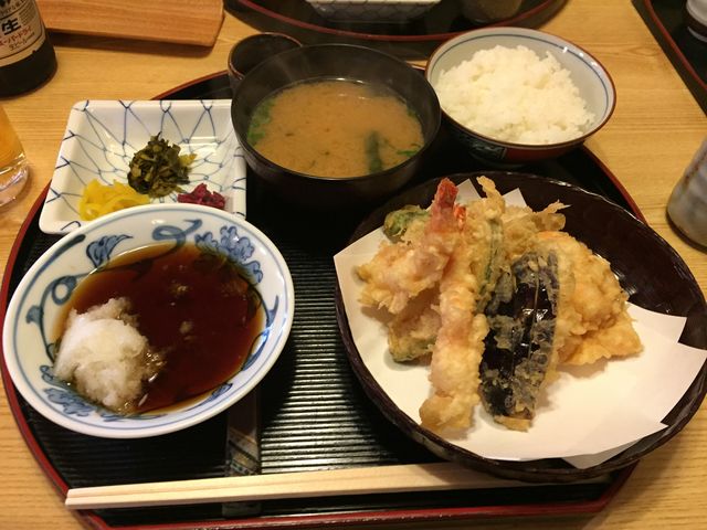 天ぷら定食です。_てんぷら天也