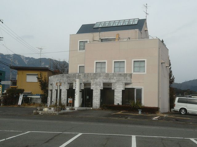 図書館、公民館の駐車場に隣接しています。_シャトレーヌ不二家