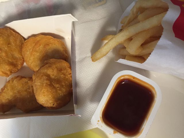 ナゲット_マクドナルド26号みさき公園店