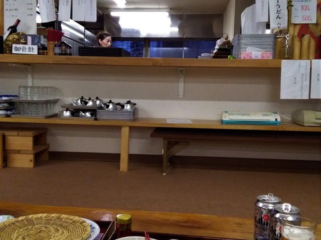 居酒屋風の食堂がありますが夕方までの営業です。_松川渓谷温泉