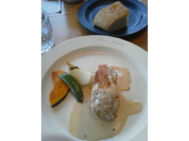 鶏肉料理&フォカッチャ_YOUR TABLE ユアテーブル