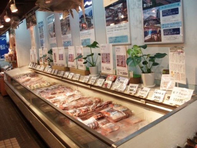 鮭を買うならここでしょう_佐藤水産 市場店