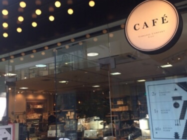 カフェも併設されています。_T.C/タイムレスコンフォート自由が丘店