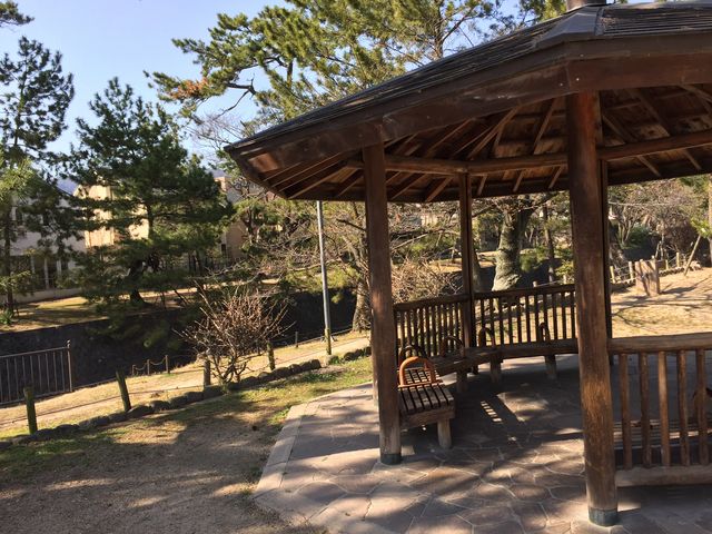 こんな休憩所もあります_夙川河川敷緑地(夙川公園)
