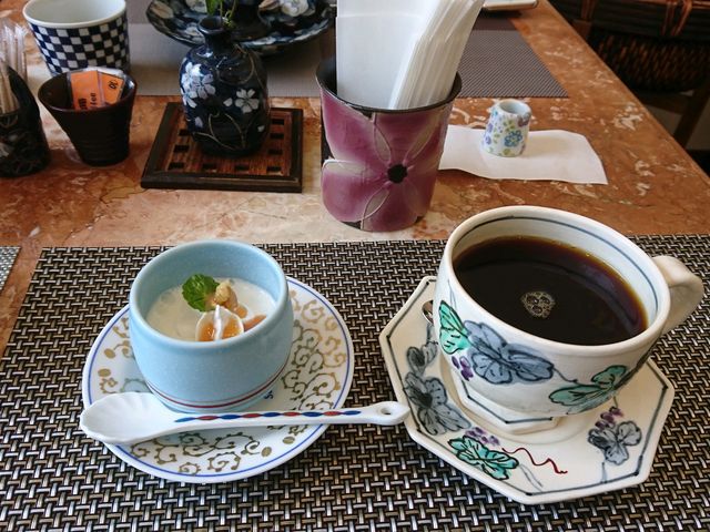 デザート付き。
カップは、店内に飾られた中から好きな物を選べます♪_ギャラリー有田