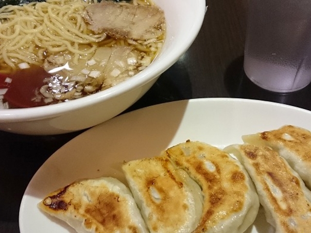 ラーメン餃子セット_中華料理 菜香菜 新宿店