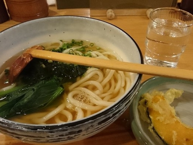 澄みきった出汁が抜群に旨い_うどん処 硯家 南池袋店