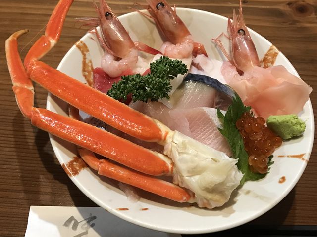 海鮮丼(下に寿司飯有ります)_傳兵