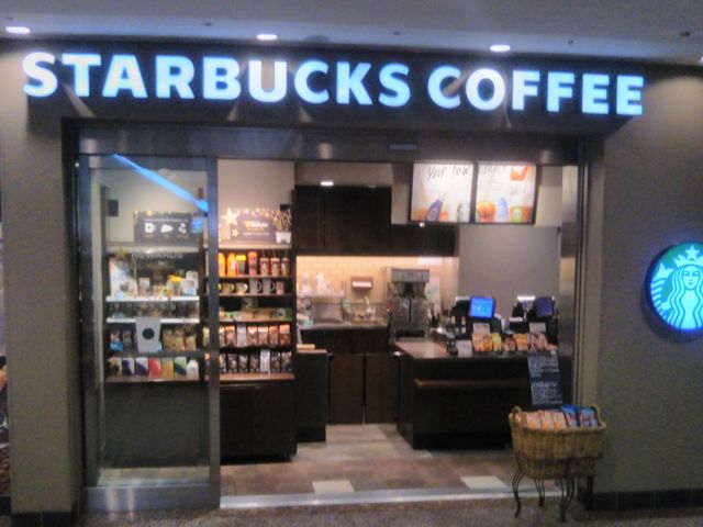 『スターバックス・コーヒー ランドマーク店』。_スターバックス・コーヒー ランドマーク店