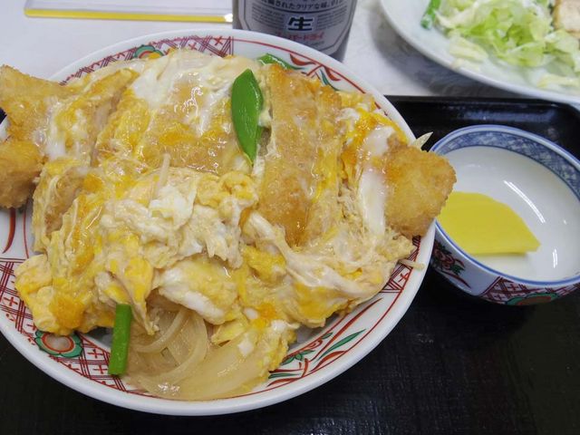カツ丼(漬物付)_ひろみ食堂