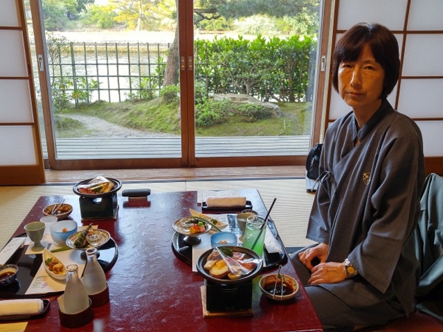 夕食は京懐石料理、冷酒が進む_文珠荘