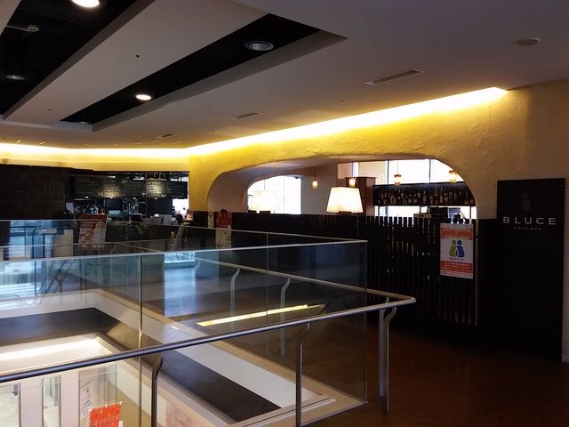 BLUCE_CAFE BAR BLUCE