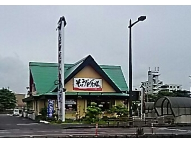 駐車場も広い店舗です。_すぎのや氏家店