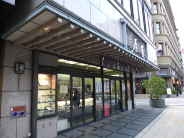 高麗橋野村ビルディングの隣りです_菊屋高麗橋本店