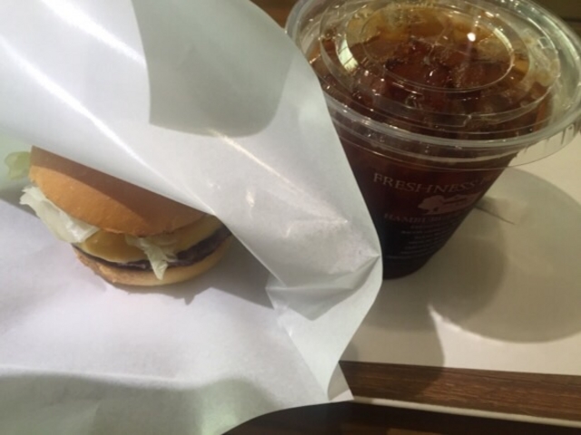 モーニングハンバーガーです。_フレッシュネスバーガー 小伝馬町店(FRESHNESS BURGER)