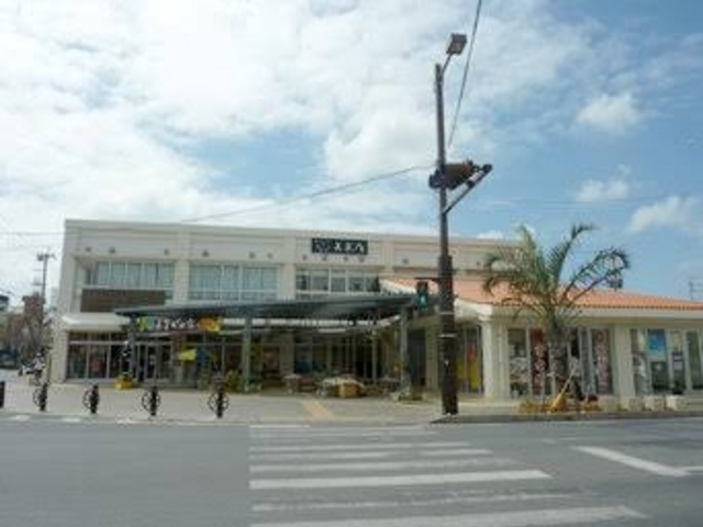 普通のお店みたいな外観_宮古島市公設市場