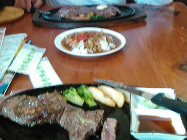 ステーキ_JUMBO STEAK HAN'S 名護十字路店
