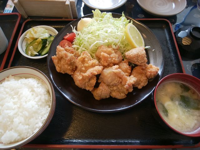 香ばしくてみんなであっという間に平らげたからあげ定食。_一休そば 向陽台店