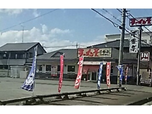 広い駐車場_ラーメン屋 壱番亭 壬生店