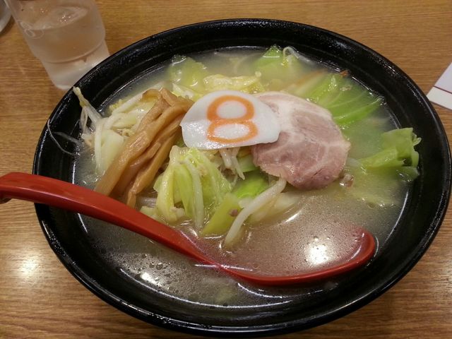 スタンダードな8番塩ラーメン_8番ラーメン本店