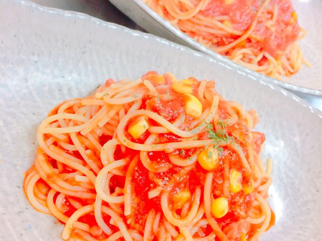 日替わりランチのパスタ、サラダ、ドリンク付き
950円_ダイニング&バー・ピアット