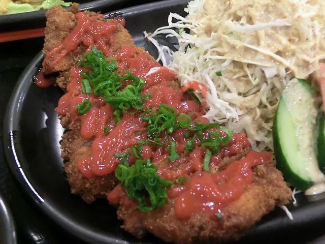 「梅かつ定食」_利信
