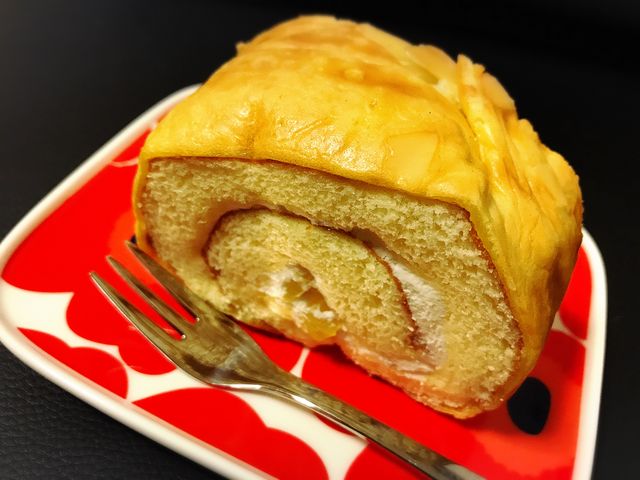 一人分にカットしたイタリアンロール_冨久家