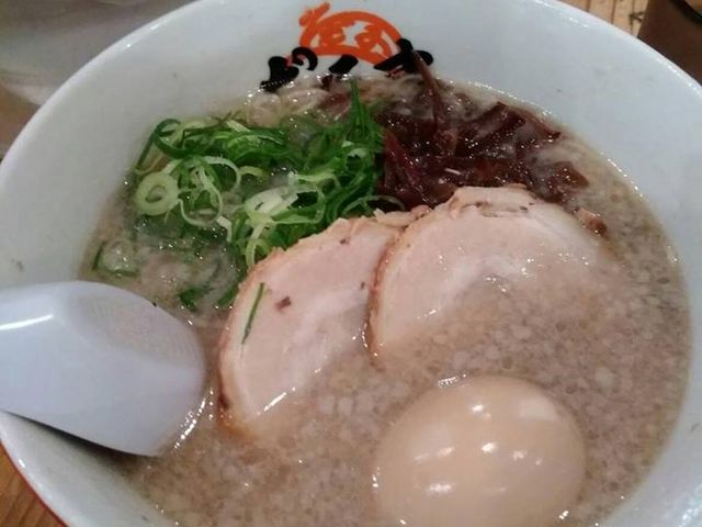 とんこつラーメン_元祖博多だるま 博多デイトス店