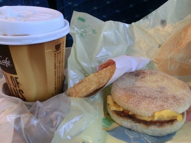 ソーセージマフィンセット_マクドナルド新大阪駅店