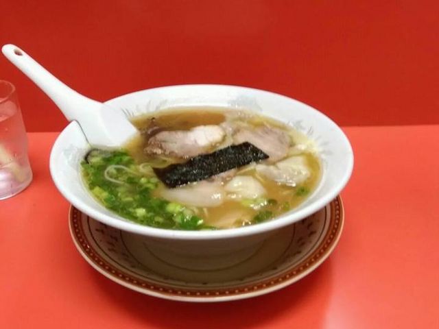 ワンタンメン 600円_春陽軒