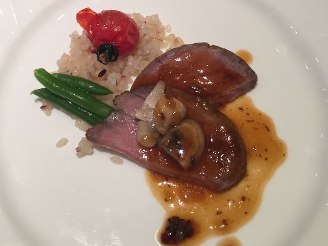 道産牛のローストビーフ!
付け合わせのガーリックライスと野菜も美味!
_ブッフェ&パーティコート グラスシーズンズ